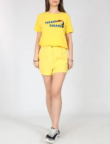 Pantaloni scurti Pull&Bear, galben
