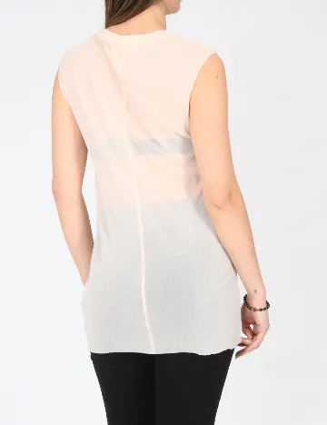 Maiou Zara, piersica