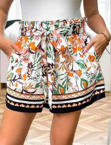 Pantaloni scurti SHEIN CURVE, floral print