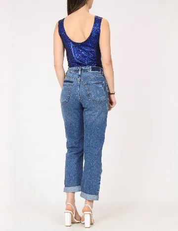 Body River Island, albastru