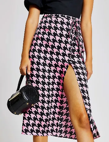 Fusta River Island, roz