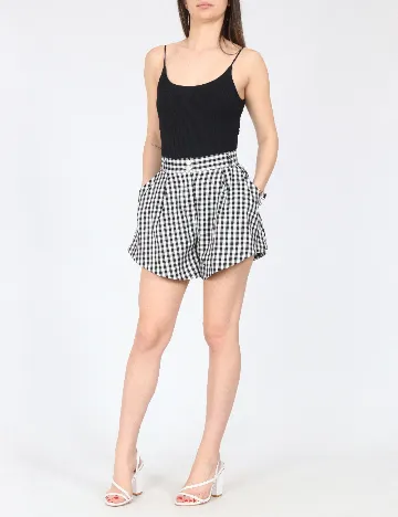 Pantaloni scurti River Island, alb/negru