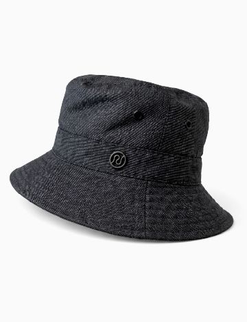 Basca River Island, negru