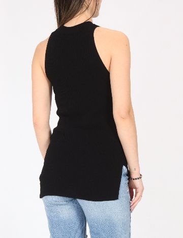 Maiou River Island, negru