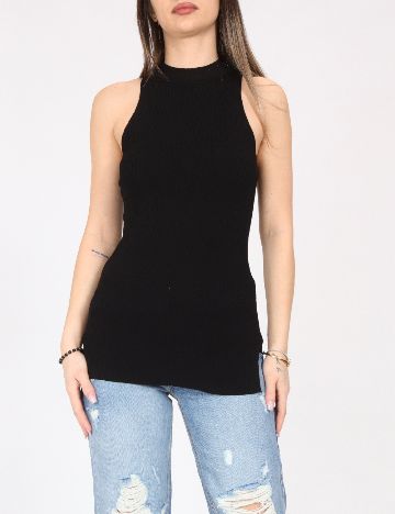 Maiou River Island, negru