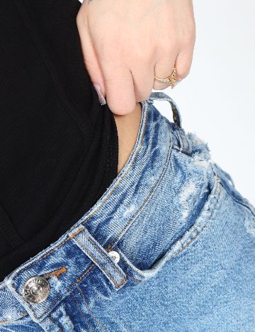 Body River Island, negru