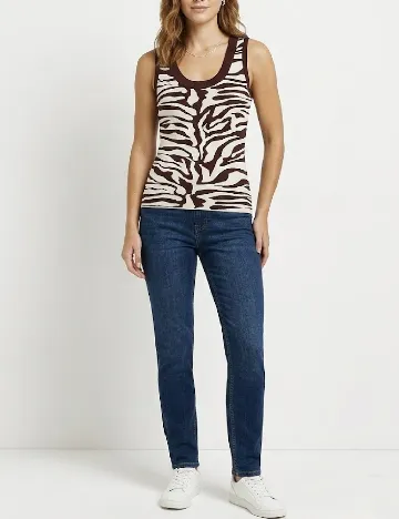 Maiou River Island, maro