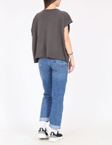 Maiou River Island, gri