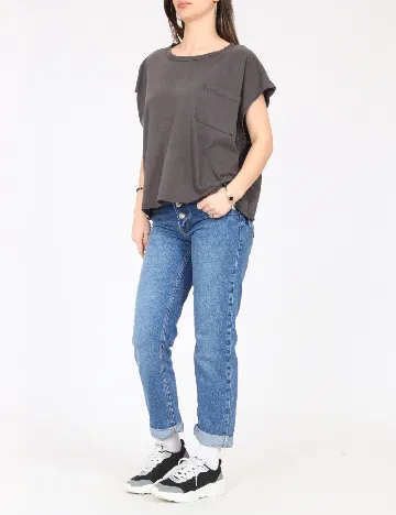 Maiou River Island, gri