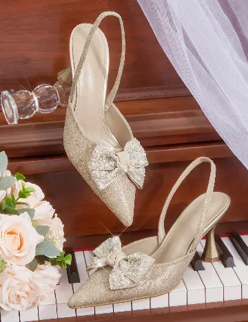 Pantofi Cuccoo, crem