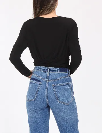 Body River Island, negru