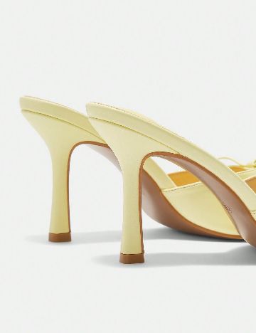 Saboti Cuccoo, galben