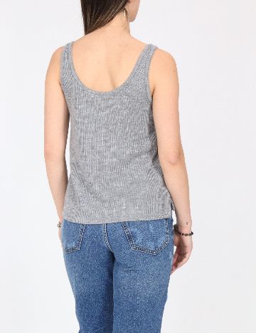 Maiou River Island, gri