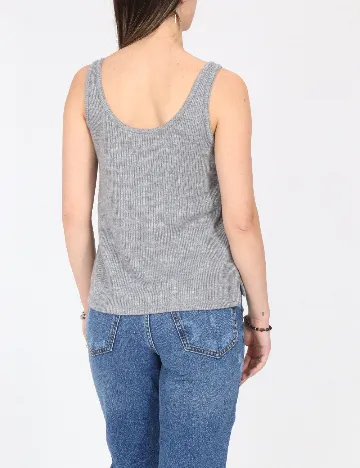 Maiou River Island, gri