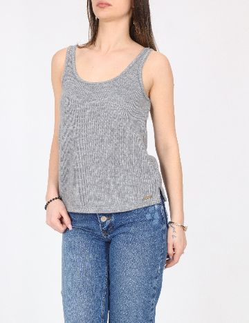 Maiou River Island, gri