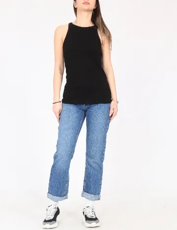 Maiou River Island, negru