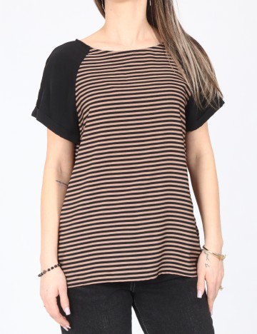 Tricou Zara, maro