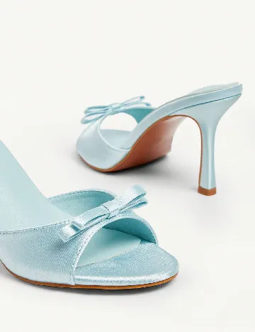 Saboti Cuccoo, albastru