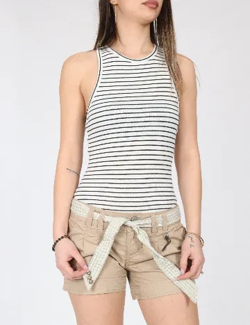 Pantaloni scurti Bershka, crem