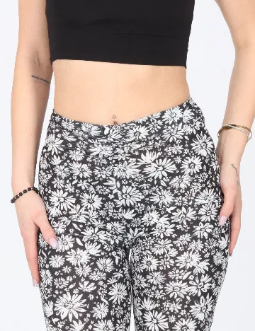 Pantaloni Bershka, negru/alb