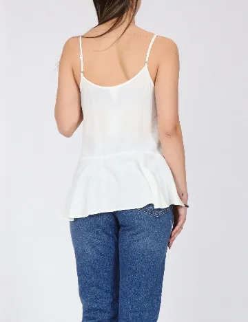 Maiou River Island, alb