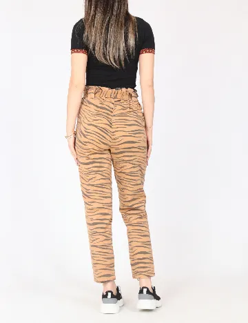 Pantaloni River Island, maro