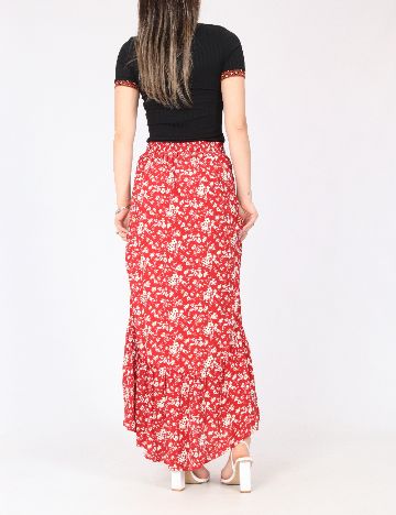 Fusta River Island, rosu