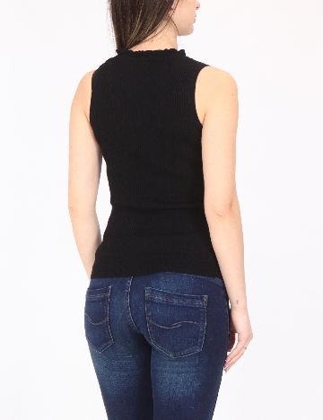 Maiou River Island, negru