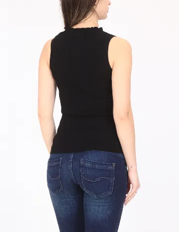 Maiou River Island, negru