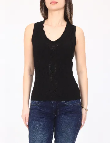 Maiou River Island, negru