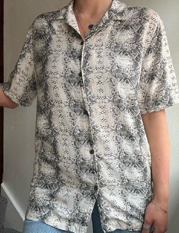 Camasa River Island, imprimeu sarpe