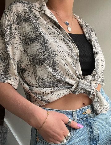 Camasa River Island, imprimeu sarpe