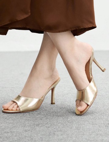 Saboti Cuccoo, auriu