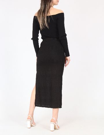 Fusta River Island, negru