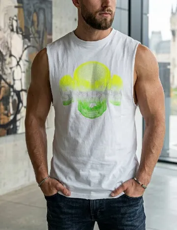 Maiou River Island, alb