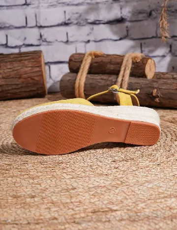 Pantofi SHEIN, galben