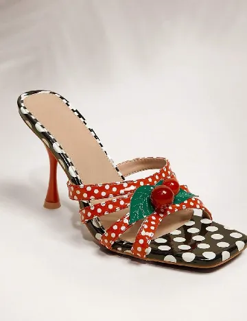 Saboti SHEIN, mix culori