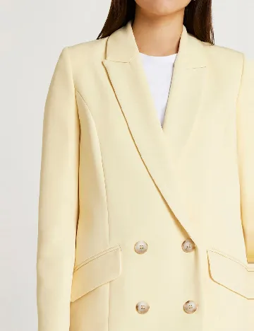 Sacou River Island, galben