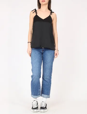 Maiou River Island, negru