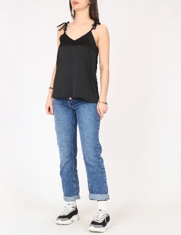 Maiou River Island, negru