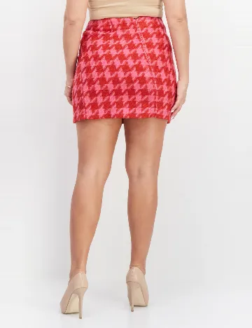 Fusta River Island, rosu