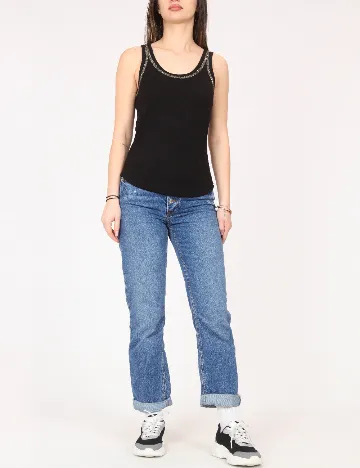 Maiou River Island, negru