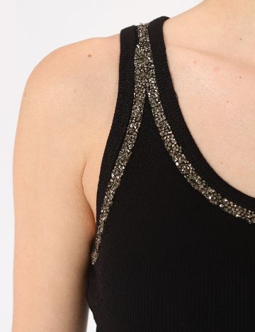 Maiou River Island, negru