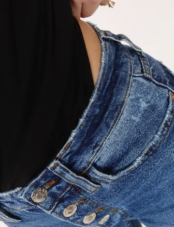 Body River Island, negru