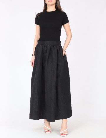 Fusta River Island, negru