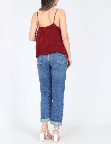 Maiou River Island, rosu