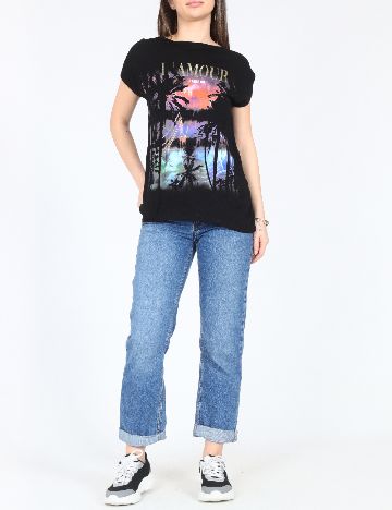 Maiou River Island, negru