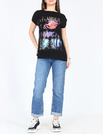 Maiou River Island, negru