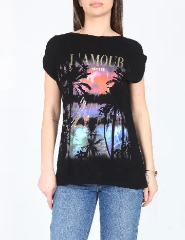 Maiou River Island, negru