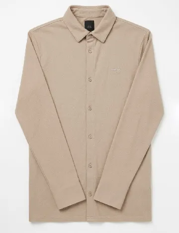 Camasa River Island, maro